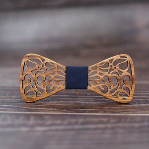 WOODEN BOW TIES, Butterfly Bow Tie, Wedding Bow Tie, Bow Ties For Men, Hand Carved Wooden Bow Tie With Adjustable Strap, Gift For Groomsmen immagine 2