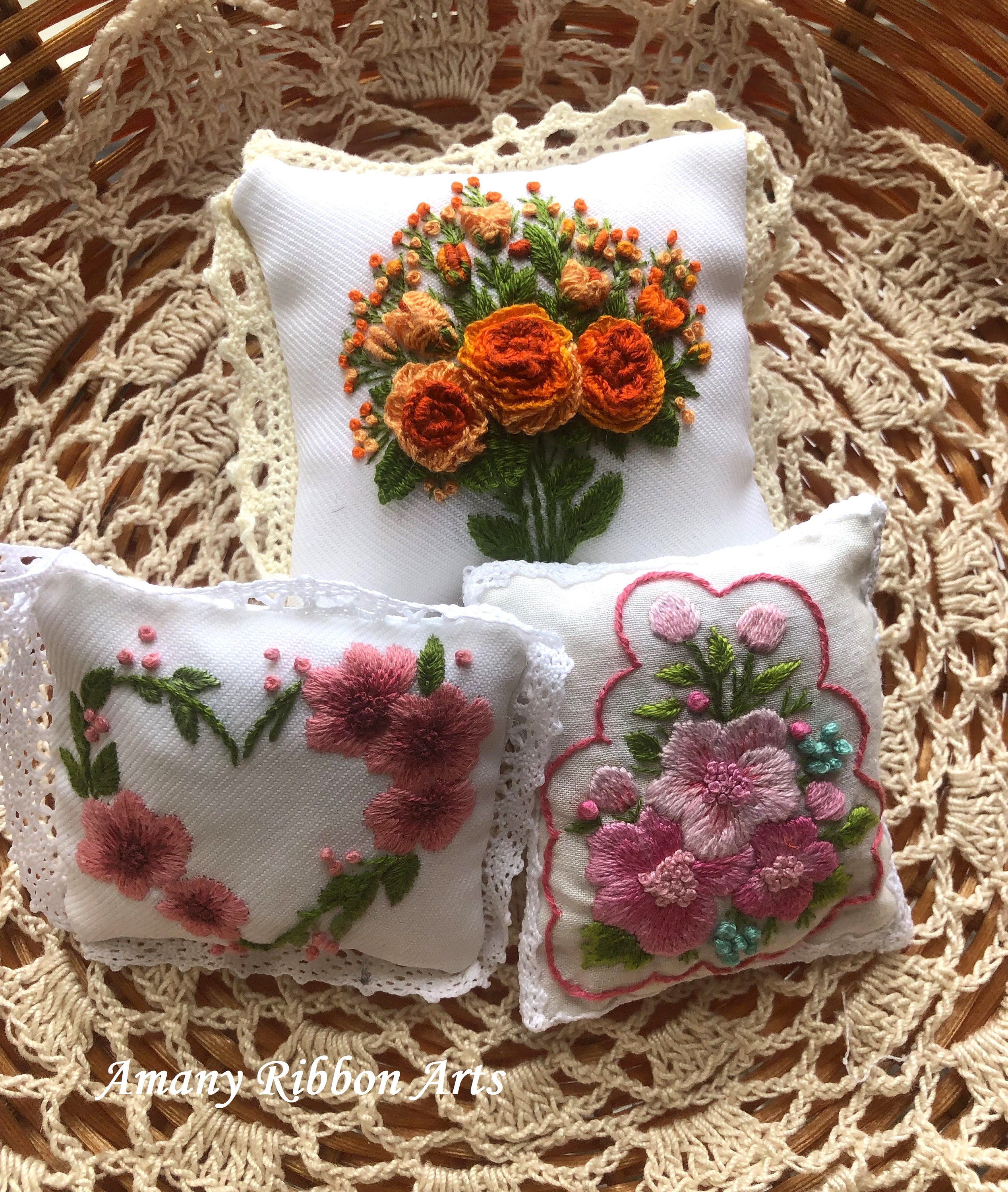 花刺繍のピンクッション：手作りの裁縫小物 - Etsy 日本