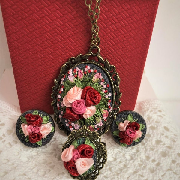 Jewelry set, Silk Ribbon Embroidery jewelry, red roses, ribbon embroidery, pure silk ribbon, stitched, flowers jewelry, handmade, Jewelry