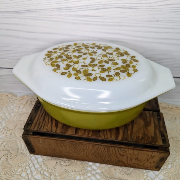 Vintage Pyrex Verde Green Olive Small Casserole 043 1.5 Qt with Lid