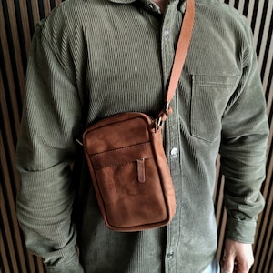 Cognac brown leather messenger bag. Shoulder bag with metal furniture. Genuine leather handmade bag