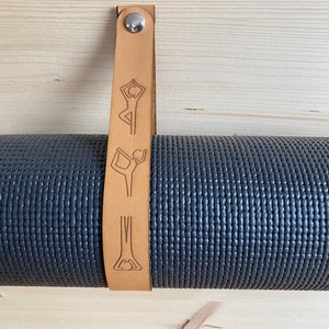 Halter für Yogamatten aus echtem Leder. Lasergravierte Halteriemen mit Deinem Text personalisiert. Bild 6