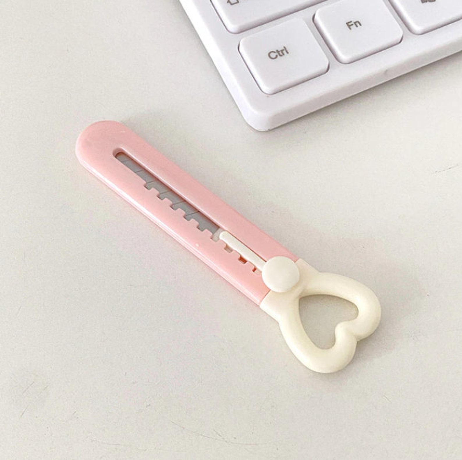 Love Heart Shaped Box Cutter Pastel, Portable Knife, Retractable, Craft ...