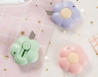 Trendy Flower Box Cutter, Mini Dog Box Cutter, Craft Knife, Floral, Kawaii cutter,Gifts for Her, Cute Knife, Murakami Flower, Keychain Knife