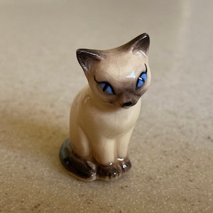 Hagen Renaker Cat - Etsy