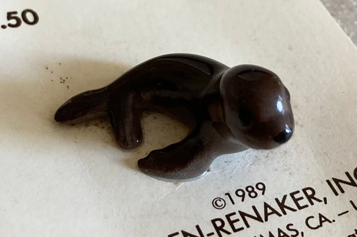 hagen renaker seal