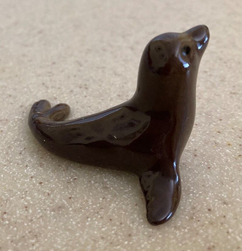 hagen renaker seal