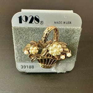 Vintage “1928” Brand Fruit Basket Brooch; fruit bowl brooch; fruit holder brooch; fruit arrangement brooch; fruit hamp brooch;