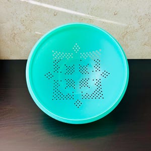 Tupperware Colander Strainer #339; green jadeite; vintage; vtg; retro; star colander; unique colander; seive;
