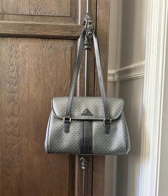 Vintage Liz Claiborne Purse; triangle logo; 1980’s purse; 1990’s purse; black Liz Claiborne purse; triangle logo Liz Claiborne purse