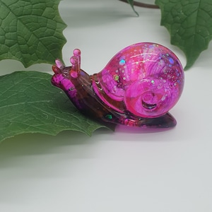 Snail made of epoxy resin 7 cm image 1