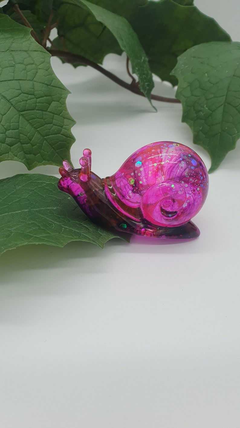 Snail made of epoxy resin 7 cm image 1