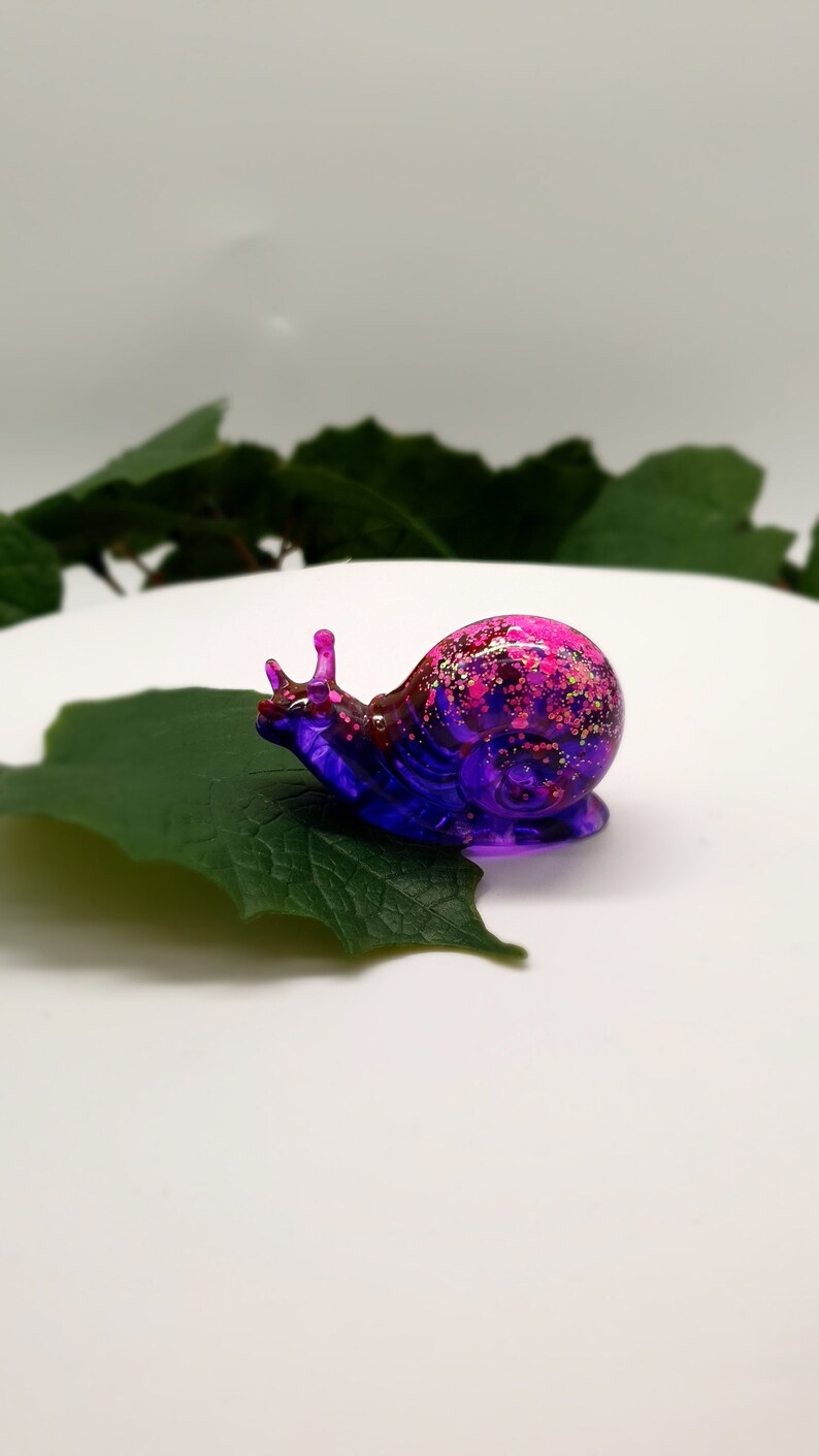 Snail made of epoxy resin 7 cm image 6