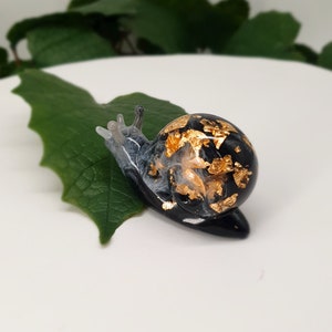 Snail made of epoxy resin 7 cm image 8