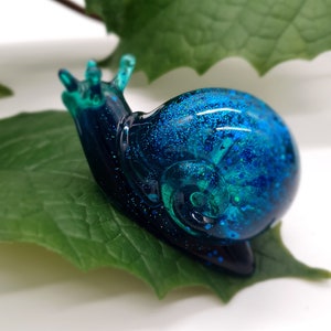 Snail made of epoxy resin 7 cm image 4