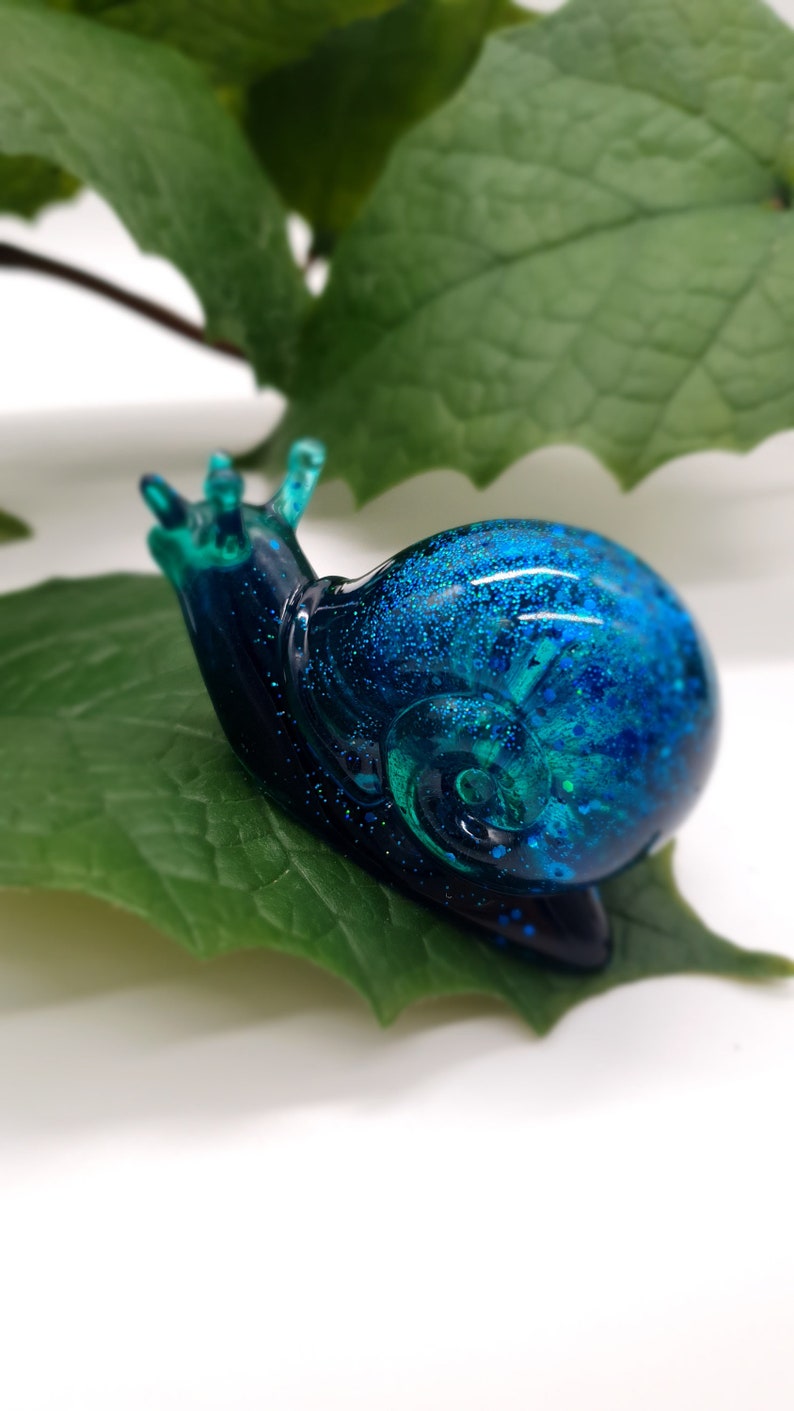 Snail made of epoxy resin 7 cm image 4