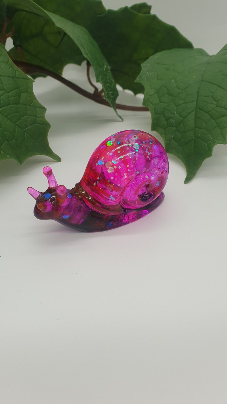 Snail made of epoxy resin 7 cm image 2