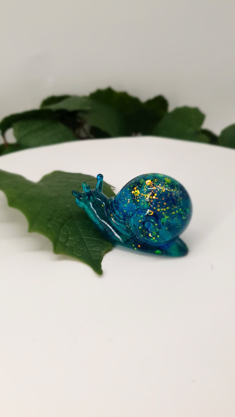 Snail made of epoxy resin 7 cm image 7