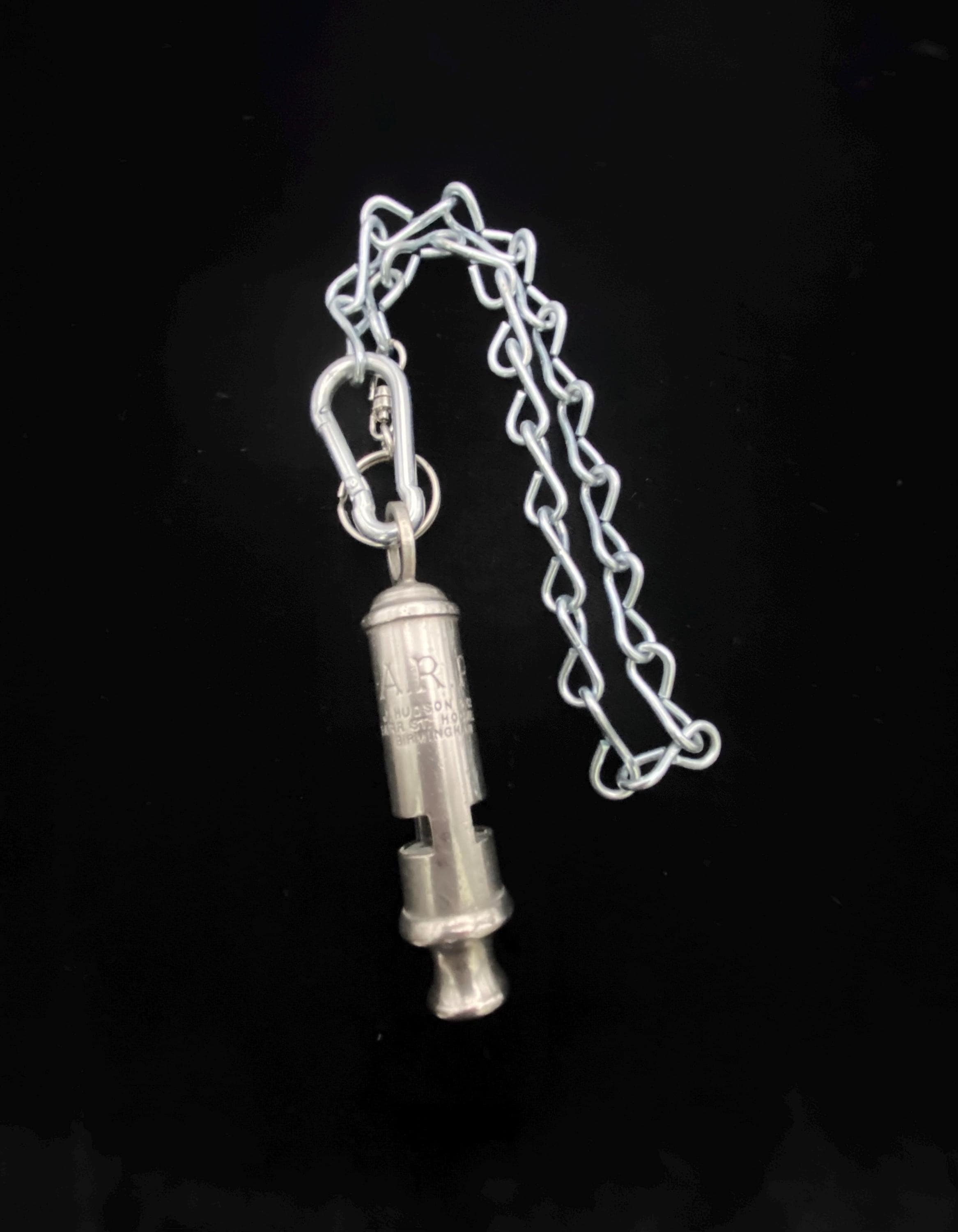新品】犬笛 LOGAN WHISTLES ステンレス製 本革ストラップ付 犬用品