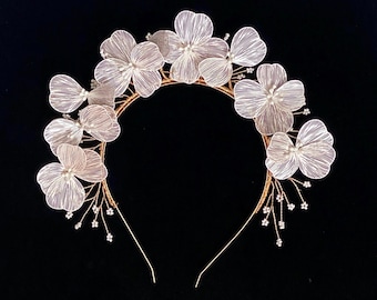 Vintage bruiloft vergulde crème emaille doorschijnende bloemen en draadparels hoofdband