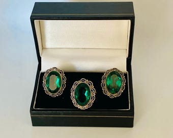 Vintage Sterling Silver Wire Filigree Emerald Green Glass Oval Omega Back Fitting Earrings and Ring Set