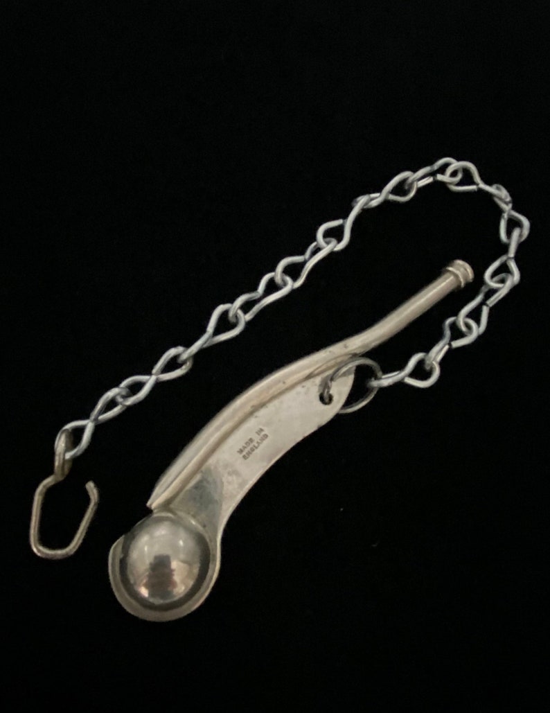 Vintage Bosuns Whistle Made in England mit Kette - Etsy.de