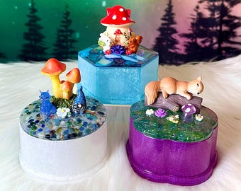Caja de baratijas de jardín de hadas / Núcleo de cabaña / Decoración del hogar kitsch hecha a mano / Joyero / Decoración de hongos / Pájaro, conejo, ciervo