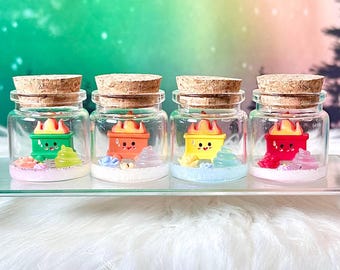 Pożar śmietnika z „świecącą”* stertą Poop Desk Buddies – uzupełnienie zapasów 20.06. Malutkie Terrarium Buddies / Zwierzak na biurko / Zabawny prezent / Zabawny prezent do biura