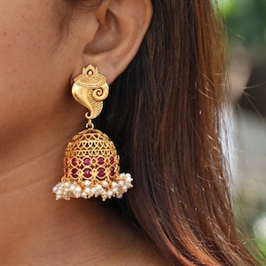 Statement Shankh Jhumka