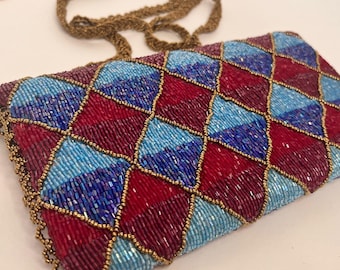 Clutch met kralen: blauw en rood geruite zijden feesthandtas