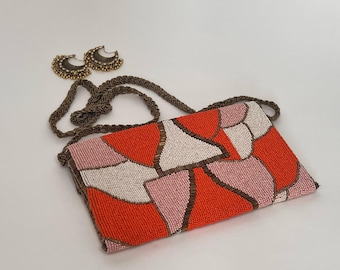 Clutch met kralen: handtas perzik, witte en oranje zijde