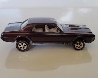 Vintage Hot Wheels 1:64 Scale 1967 Redline Deora Diecast Model Car