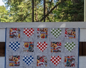 Edredom Mickey Mouse para bebê feito à mão: cobertor com estampa de corações em patchwork