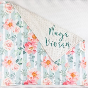 Coperta personalizzata per bambino, nuova ragazza regalo bambino, coperta minky floreale con nome, ragazza regalo baby shower, elementi essenziali della bambina, 62
