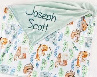 Personalisierte Babydecke, Decke mit Tieren für Jungen und Mädchen, Minky Decke mit Namen, Baby Shower Geschenk, bestickte Decke, 59