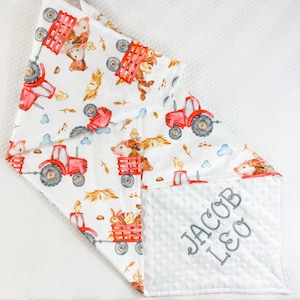 Couverture personnalisée pour bébé, Couverture personnalisée pour bébé garçon, Couverture Minky avec nom, Baby Shower Gift Farmhouse, couverture avec Tracktors, 108