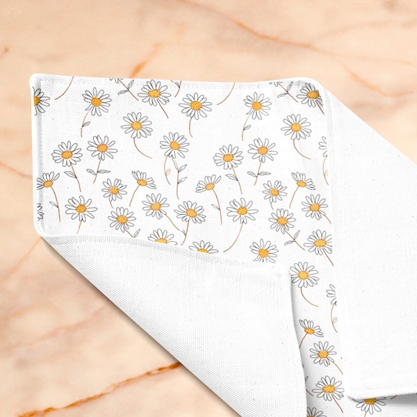 Daisy Placemat for Delightful Dining - Bright Yellow Spring Table Decor for Garden Party & Cottagecore Kitchen