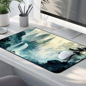 Tapis de bureau forêt, tapis de souris esthétique nature, décoration de bureau masculine, tapis de jeu paysage pittoresque, cadeau pour les amoureux de la faune