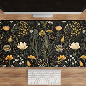 Tapis de bureau floral cottagecore foncé - tapis de souris botanique, tapis de souris fleurs sauvages, tapis de bureau vintage, tapis de bureau jardin, décoration de bureau nature