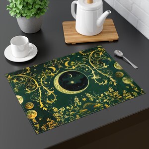 Himmlisches Tischset mit Mondphasen und floralem Design für Boho Witchy Home Decor