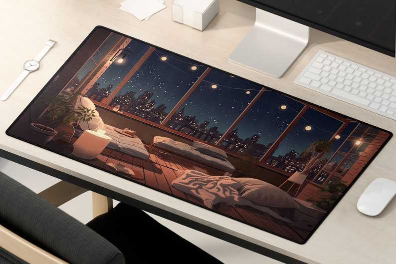 Pu&ograve; includere: Un grande tappetino per mouse con uno skyline cittadino di notte. La citt&agrave; &egrave; illuminata da luci e ci sono stelle nel cielo. Il tappetino per mouse &egrave; marrone e ha una superficie morbida e testurizzata.