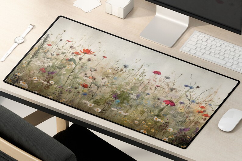 Cottagecore Floral skrivbordsmatta: XL växtbaserat tangentbordsunderlägg bild 2