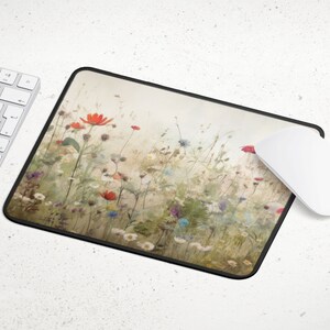 Cottagecore Floral skrivbordsmatta: XL växtbaserat tangentbordsunderlägg bild 7