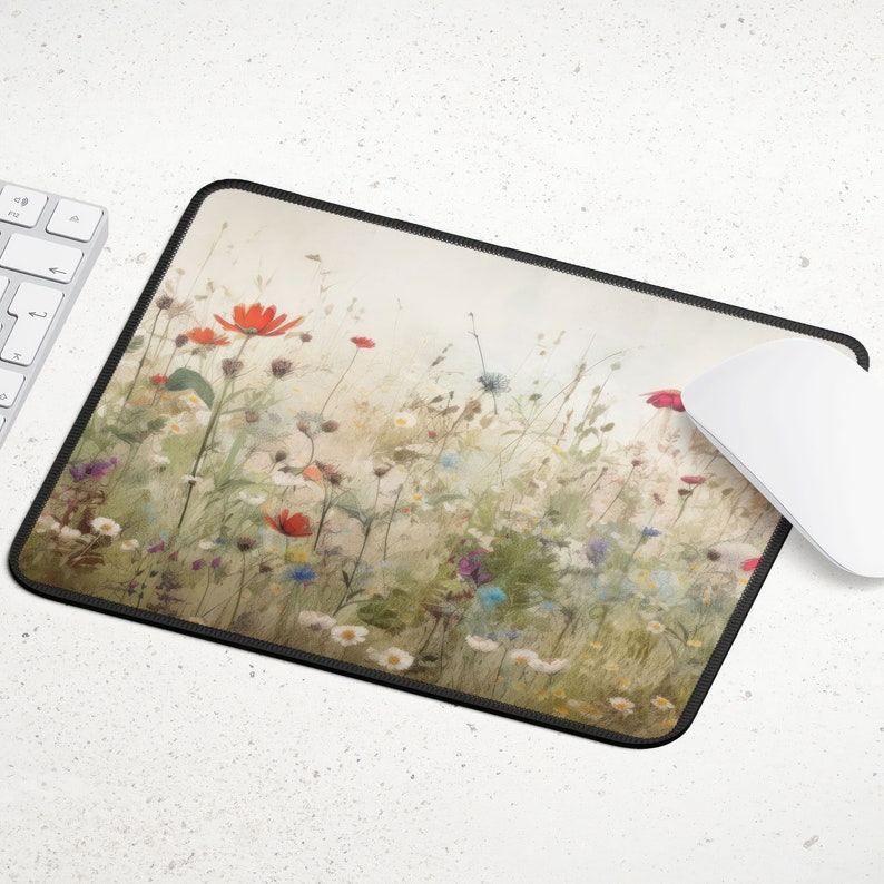Cottagecore Floral skrivbordsmatta: XL växtbaserat tangentbordsunderlägg bild 7