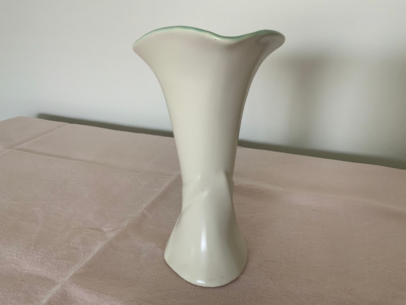 Catalina Island Pottery Vase Deco Calla Lilly C333 Ivory and Turquoise