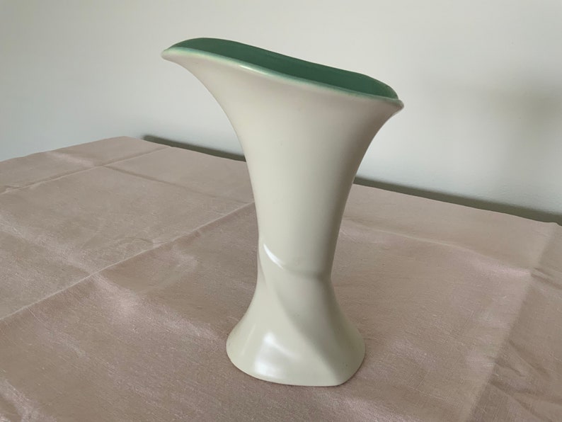 Catalina Island Pottery Vase Deco Calla Lilly C333 Ivory and Turquoise