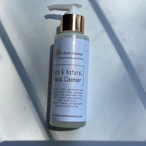 Natural Face Cleanser: Gentle Botanical Gel Wash for Sensitive Skin