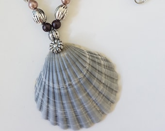 Sea Shell Neckalce With Pearls And Silver Beads