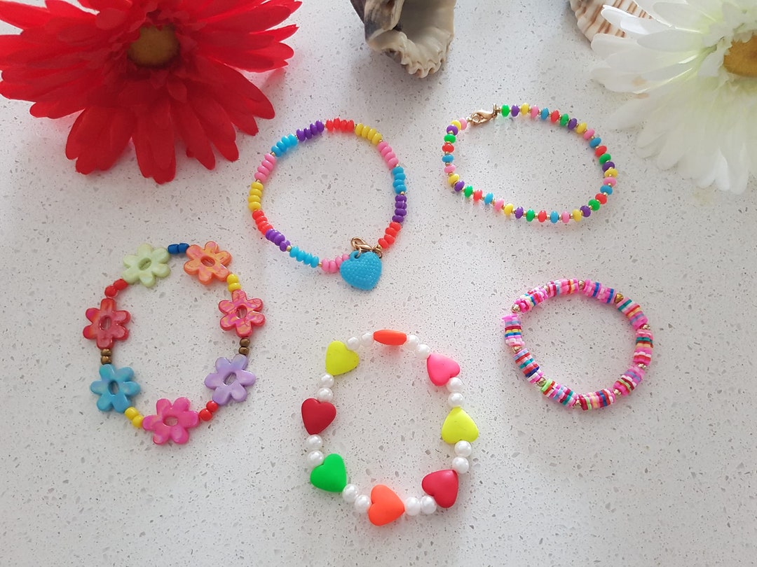 子供向けの手作りカラフルビーズストレッチブレスレット - Etsy 日本