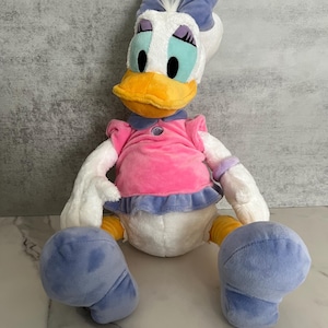 レトロなDisneyデイジーダックぬいぐるみ レトロディズニーストア限定 デイジーダック ピンク&パープル